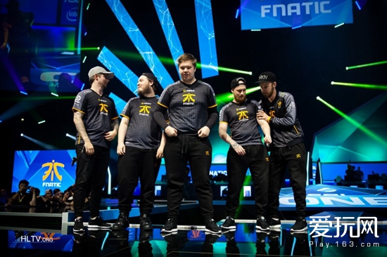 皇族vsfnatic经济差怎么破?野区控制与分推战术拆解 皇族vsfnatic经济差怎么破?野区控制与分推战术拆解