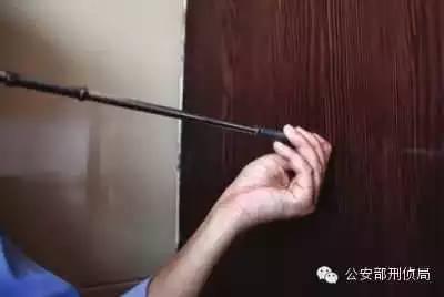 盗贼破门视频如何防范？小偷撬门视频拍摄技巧解析