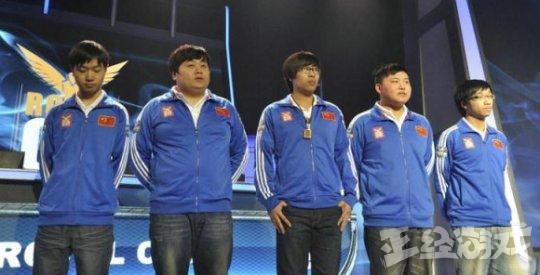 英雄联盟S3中国选拔赛如何铸就皇族战队的逆袭神话？