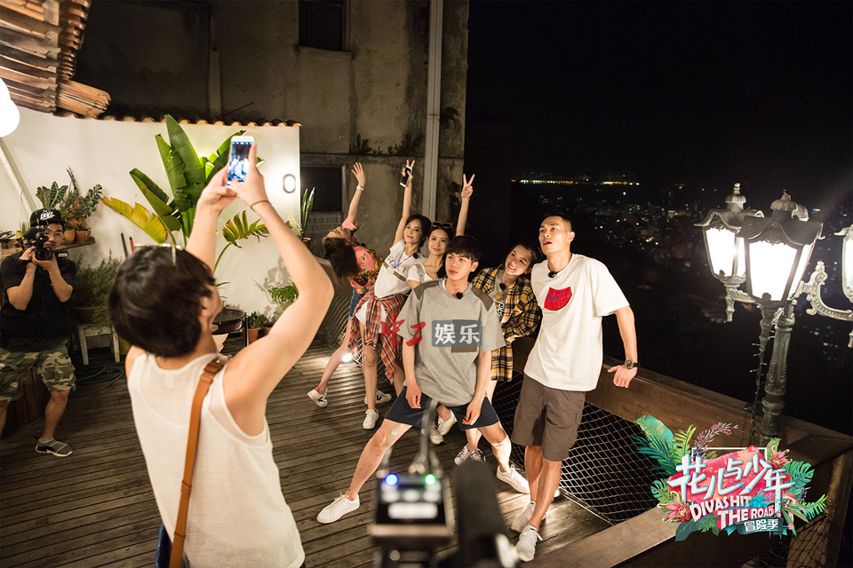 花样男神派对冷场怎么办_三招破冰技巧_形象改造实测