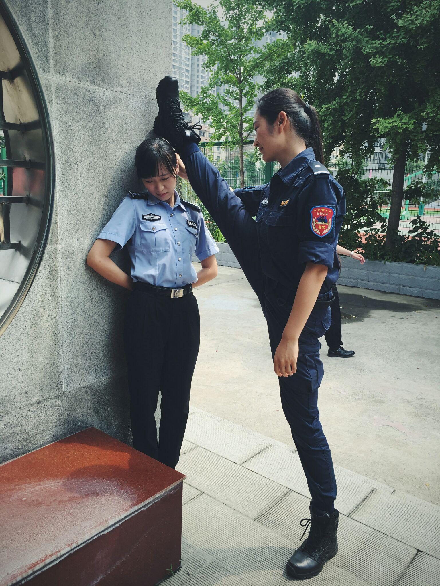 老婆是女警怎么相处_家规比警规严_过来人避坑指南 老婆是女警怎么相处_家规比警规严_过来人避坑指南