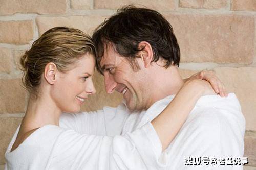 女人越疼男人越往里寨斑马怎么解？两性关系中的博弈密码