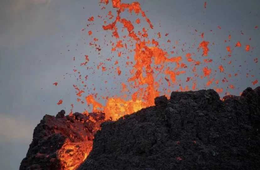 冰封的烈火究竟隐藏着怎样震撼人心的力量？