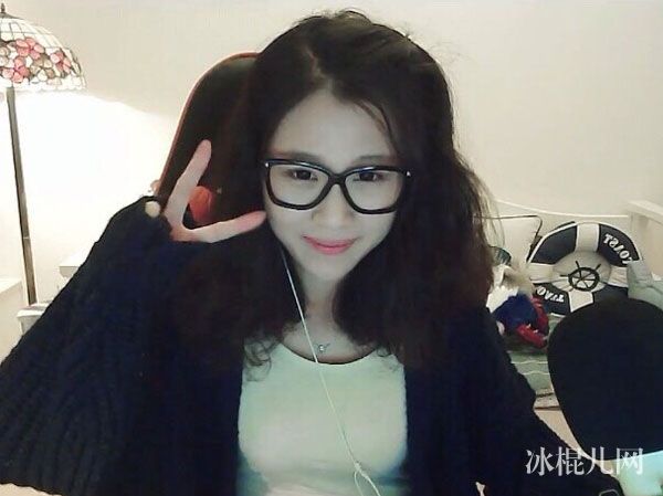 Dota解说冷冷照片评测:从神秘声优到全民女神的破圈之路 Dota解说冷冷照片评测:从神秘声优到全民女神的破圈之路