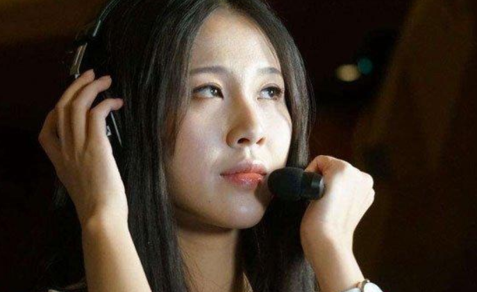 DOTA解说冷冷，照片里的别样风采！