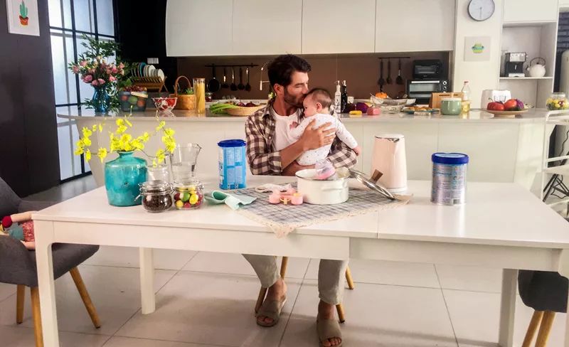 男保姆秘密生活:走进神勇奶爸的育儿纪实世界 男保姆秘密生活:走进神勇奶爸的育儿纪实世界