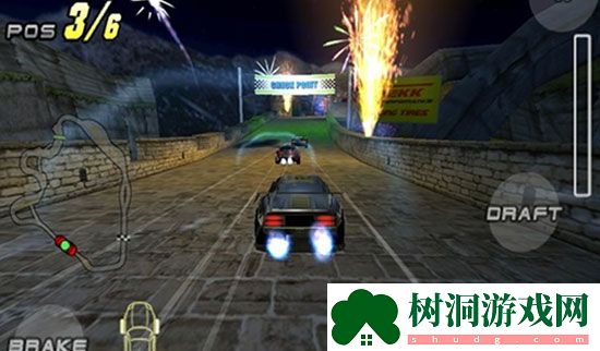 雷霆赛车2弯道总撞墙？四步漂移法省3秒