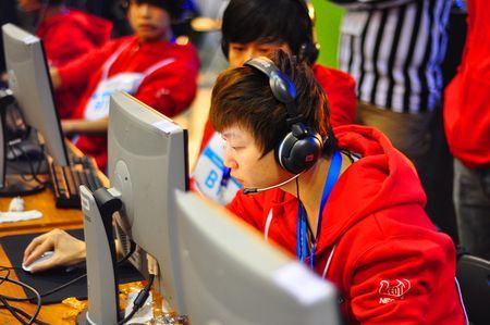 当年打WCG的穷学生是怎么用网吧电脑拿世界冠军的? 当年打WCG的穷学生是怎么用网吧电脑拿世界冠军的?