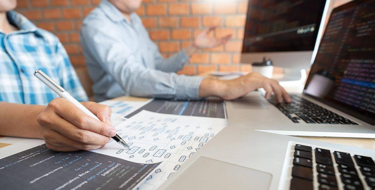 从事软件开发行业需要考证书吗？职场人给的实用建议