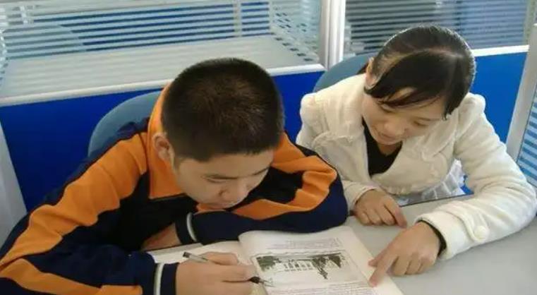 老师办公室补课_突击检查应对_高效学习方案