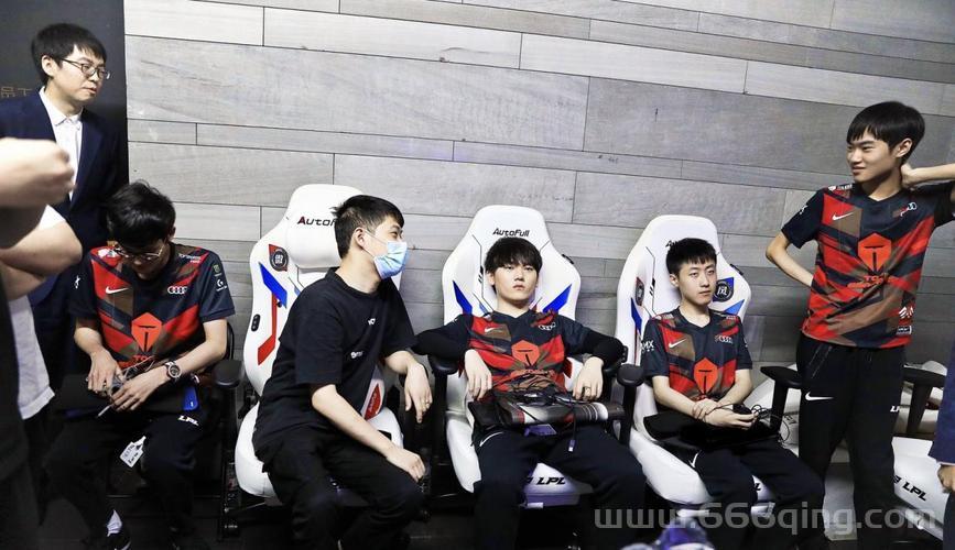 团队作战还是单打独斗？WE和IM的生存法则揭秘