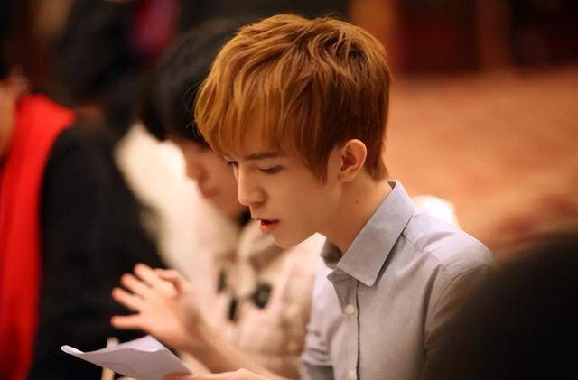 郭敬明为何突然“上楼”？饭圈术语全解析攻略