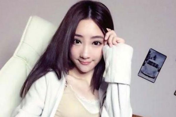 斗鱼女主播mini为何十年不倒?2025现象级评测 斗鱼女主播mini为何十年不倒?2025现象级评测