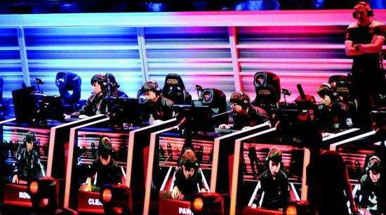 英雄联盟G联赛如何成为电竞选手的黄金舞台？