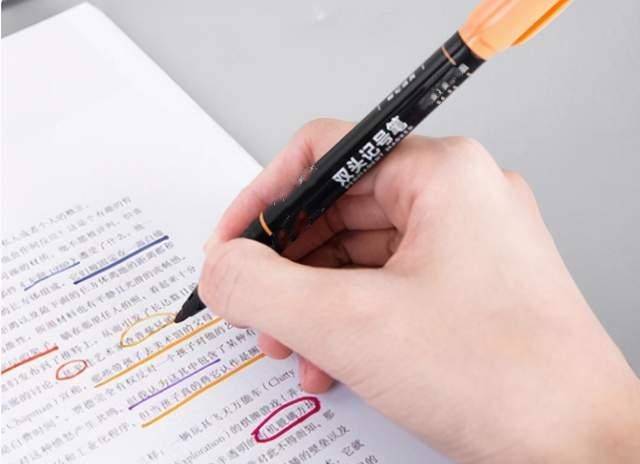 新手如何写出“坐在紫到发黑的木棒上写作业”这样的爆款？