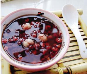 薏米泡水喝真的能祛湿美白吗? 薏米泡水喝真的能祛湿美白吗?