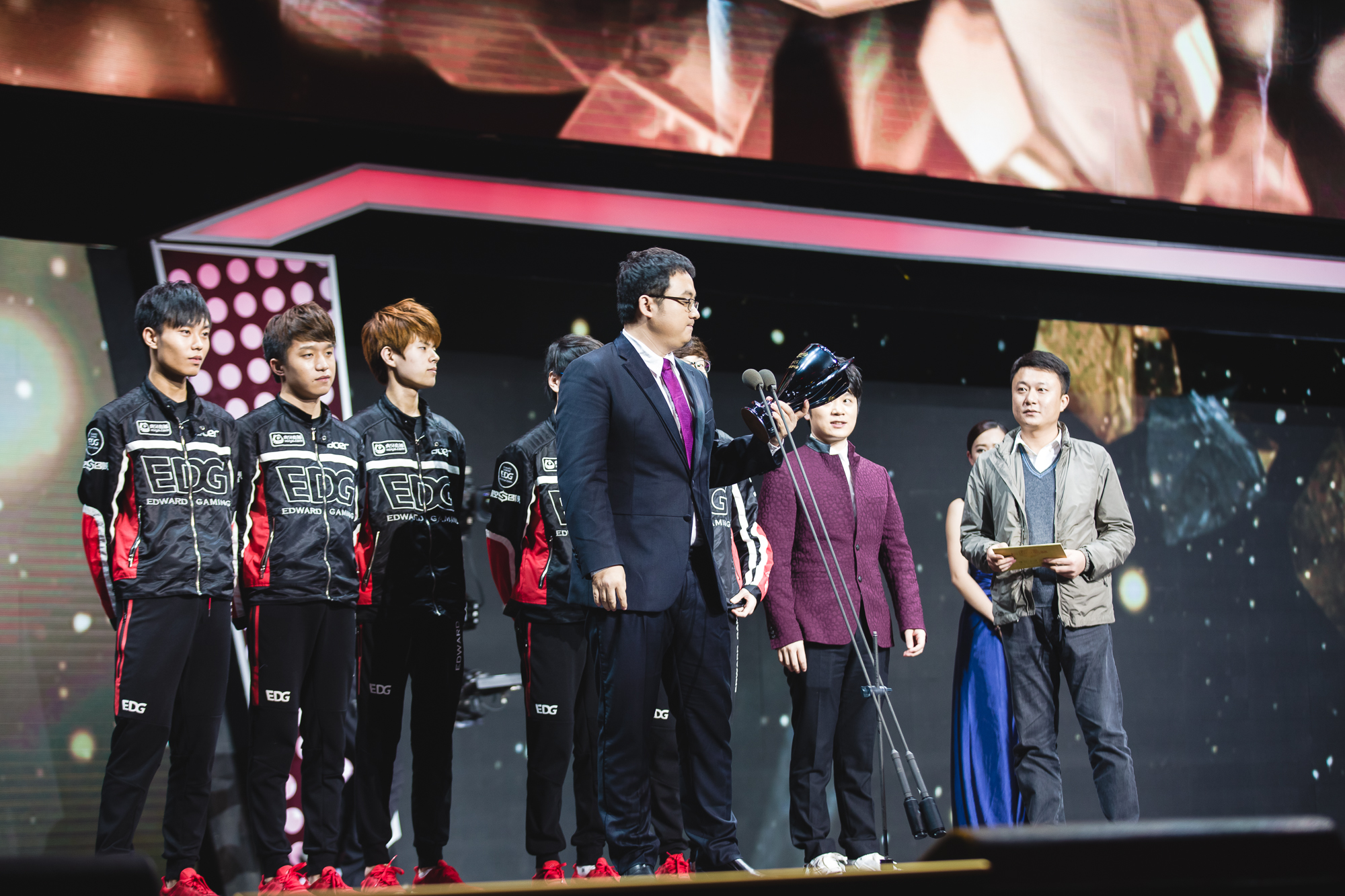 EDG为何能蝉联2016德玛西亚杯冠军？