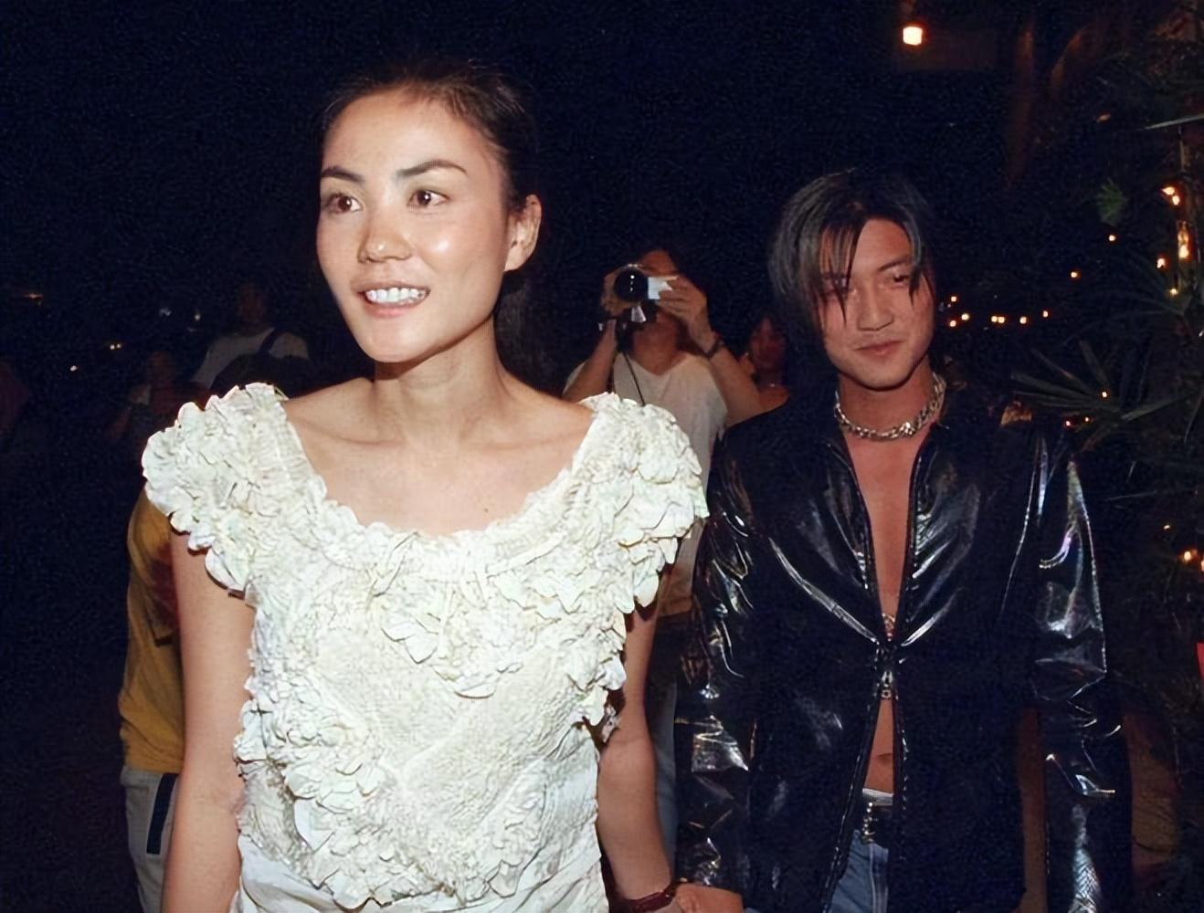 床底下到底藏了多少秘密？