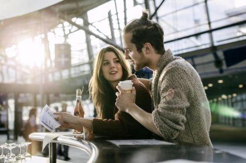 属鸡女生找对象到底该看生肖吗？