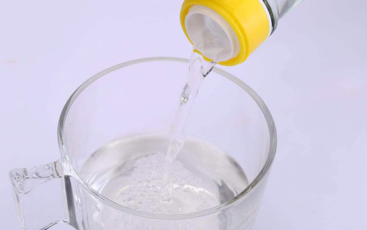 旧衣服变形褪色只能扔掉？这5招让你省下买新衣服的钱！