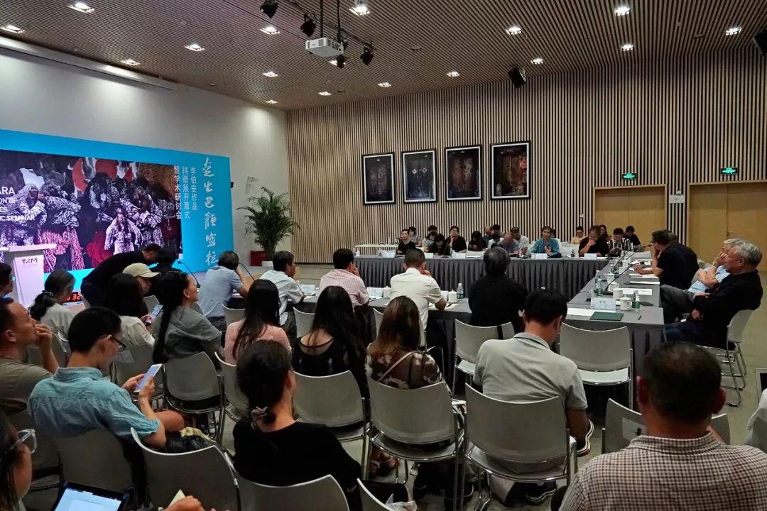 清华猫馆长去世引发学子深情悼念，校园回忆温暖人心