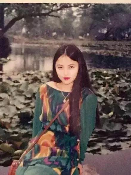 八哥鸟的食物有哪些？饲养八哥的注意事项