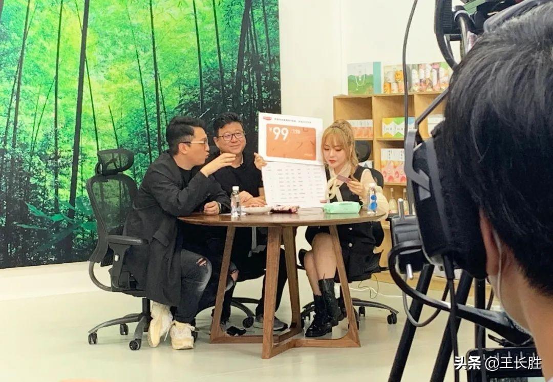 快手粉丝10万算网红吗？多少粉丝才能称为大佬？