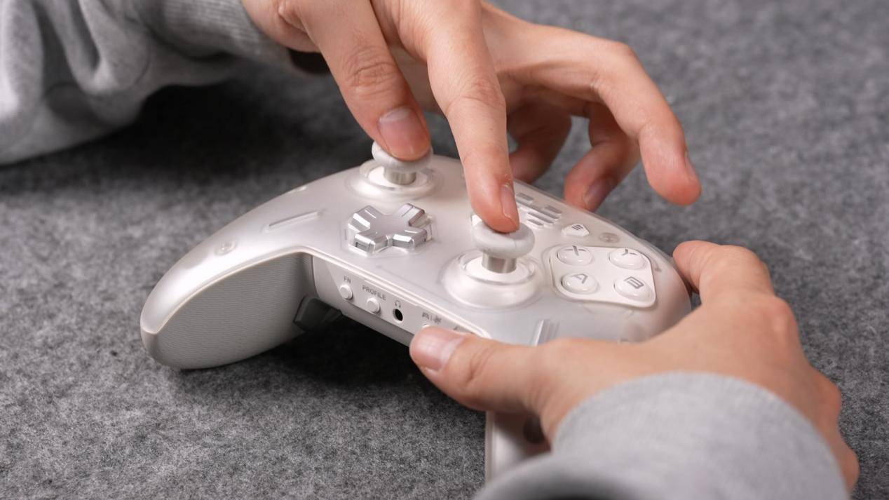 新手如何快速学会用游戏手柄,简单技巧助你上手 新手如何快速学会用游戏手柄,简单技巧助你上手