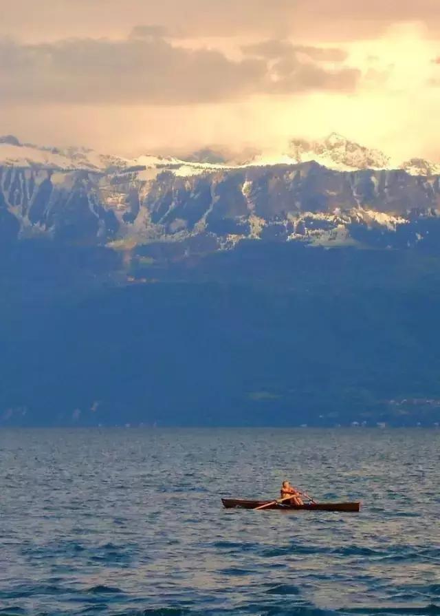 在瑞士洛桑不会法语怎么找组织？