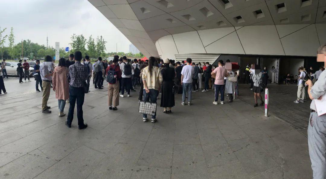 为什么总有人问 今天几号啊 ？