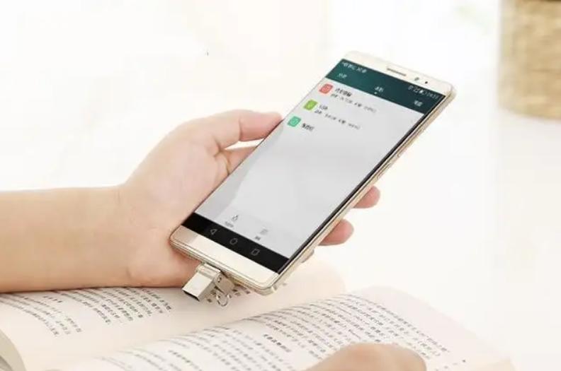 手机照片爆满怎么办？这个相册神器能一键拯救！