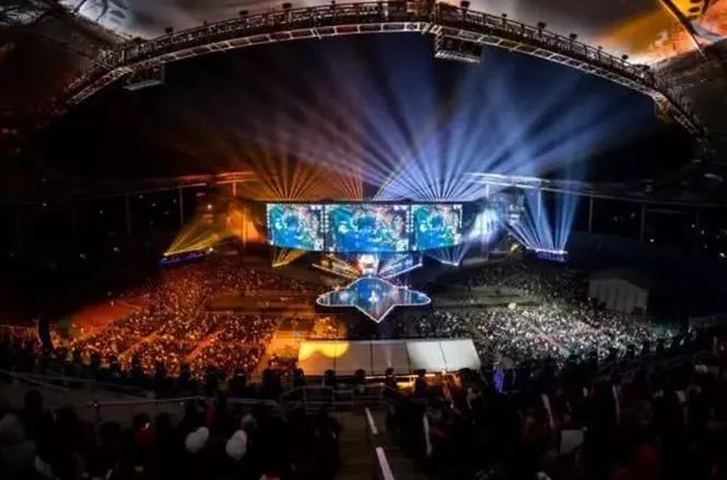 英雄联盟五周年：电竞盛世如何铸就我们的青春记忆？