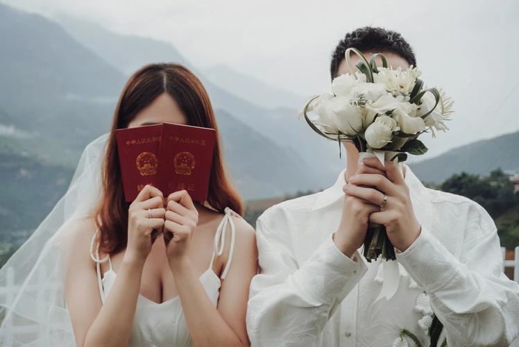 波奇全面关爱宠物生活，提供全方位宠物护理服务