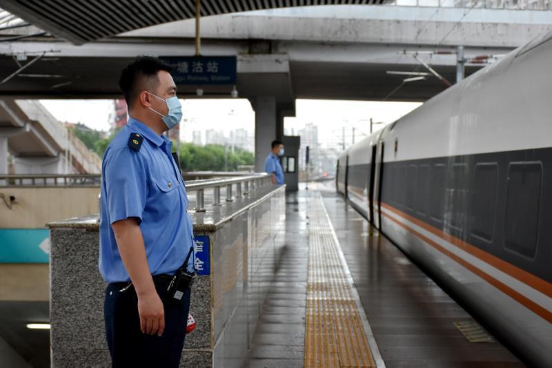 朋友圈疯传的春运取消通知是真的吗？