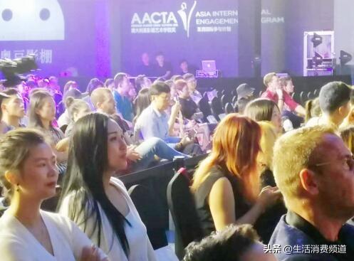 美国留学生不混华人论坛真的会吃亏吗？