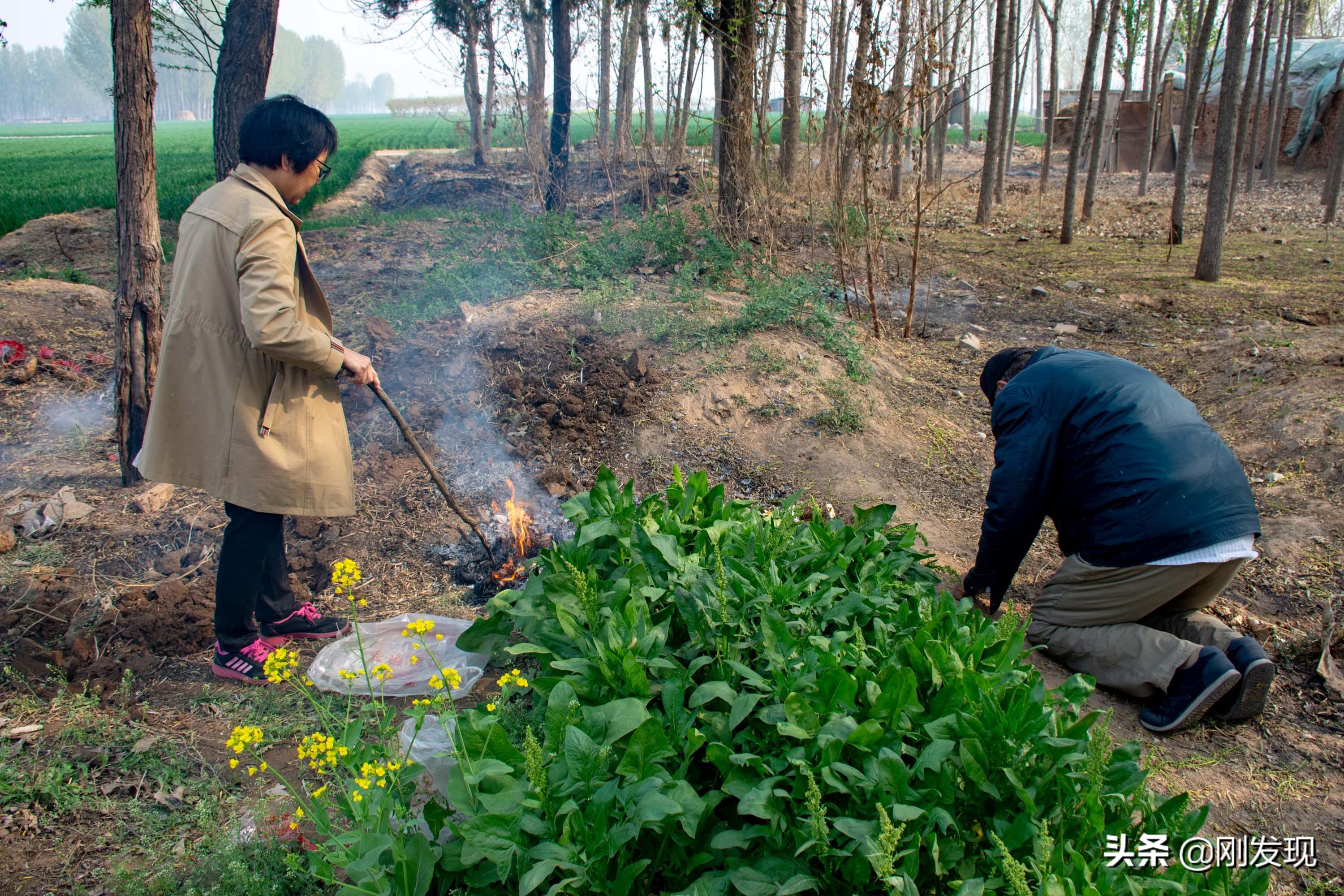阴历十月初一为什么要给先人烧纸钱？