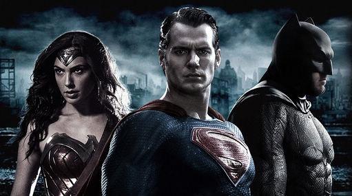 2016年3月25日上映的蝙蝠侠大战超人该怎么看？