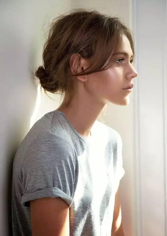 头发突然掉光光究竟是怎么回事？