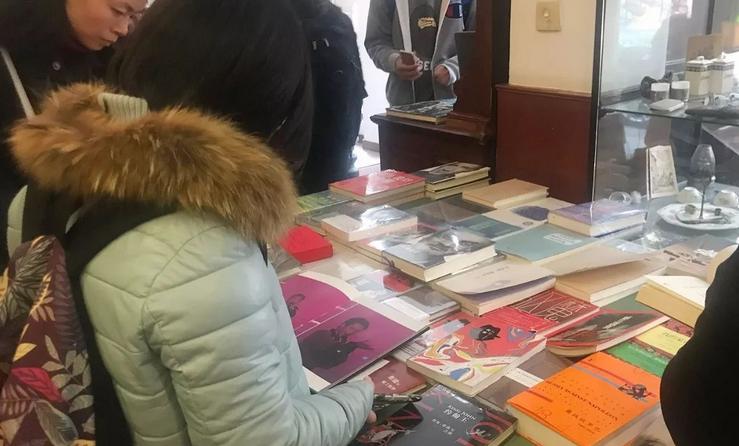 手机照片爆满怎么办？这个相册神器能一键拯救！