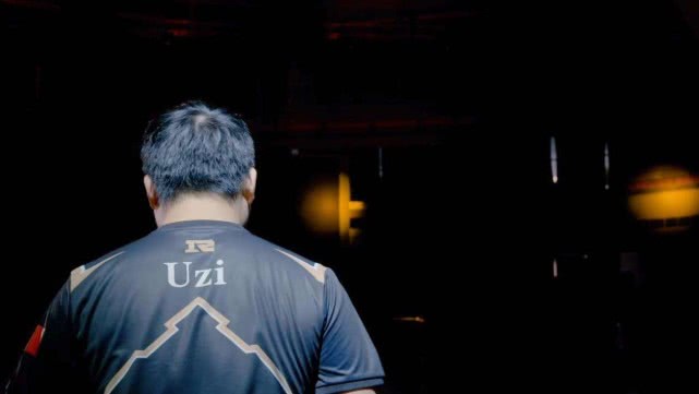 RoyalNeverGiveUp如何诠释永不言弃的电竞精神？