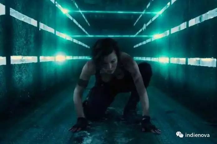 《幻灵夹克》如何用一件束缚衣编织穿越时空的救赎故事？