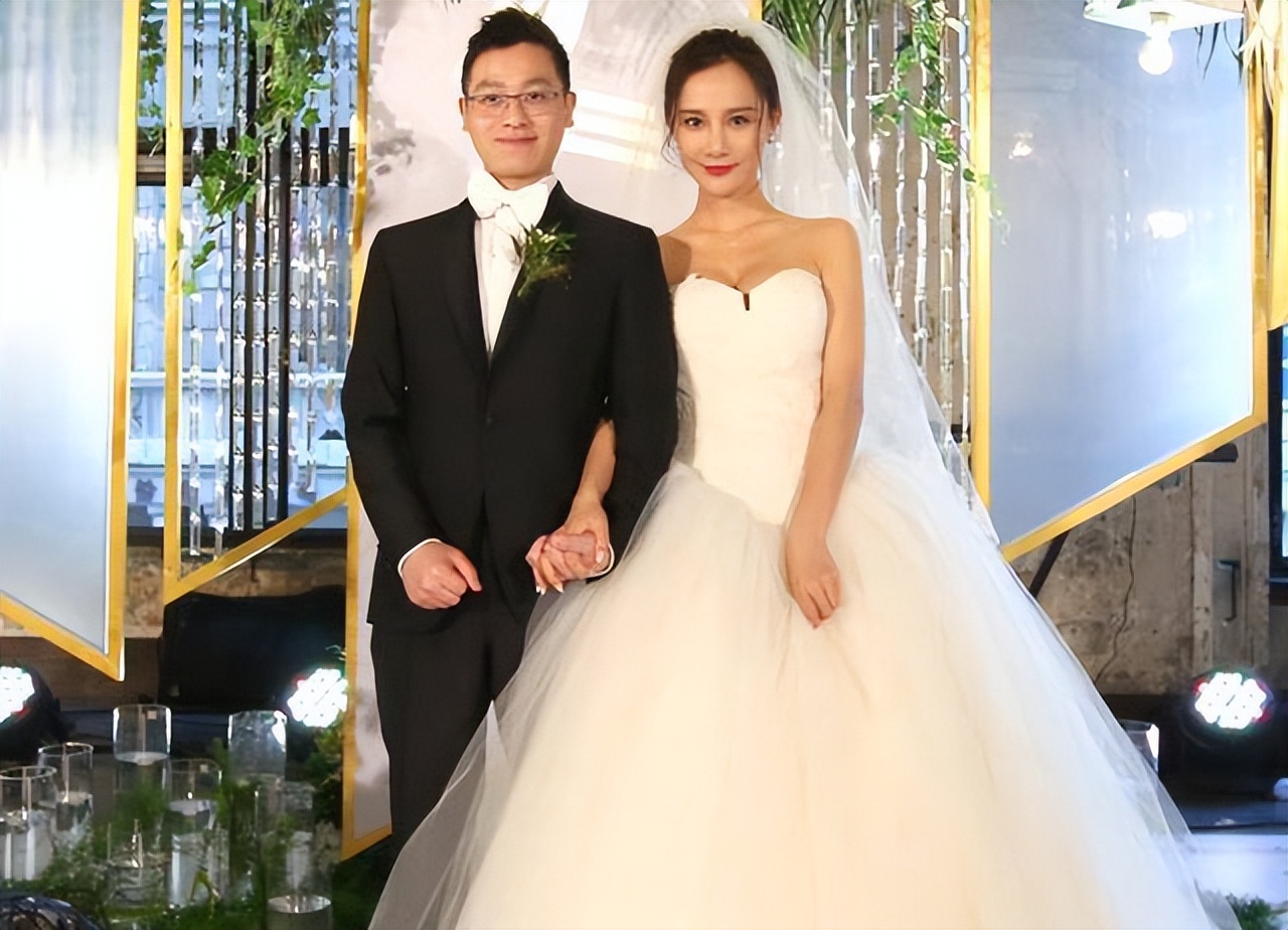 伊芙蕾雅结婚为何让电竞和文学圈都震惊了？