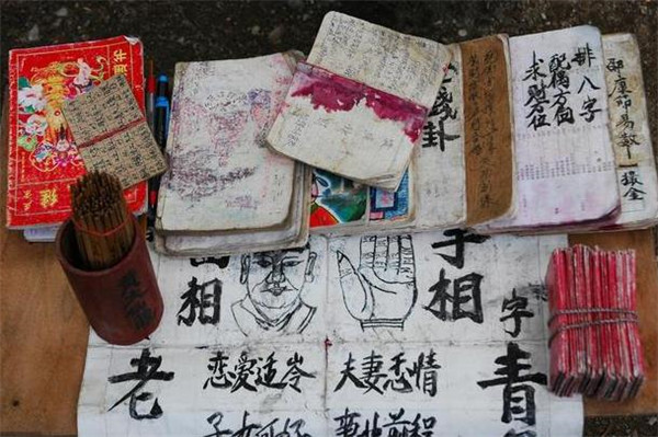 名字咏和什么字搭配最佳？精选字义与寓意解析