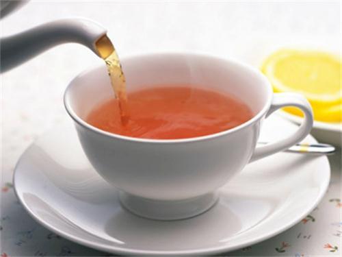 狗狗突然打喷嚏就是感冒了？