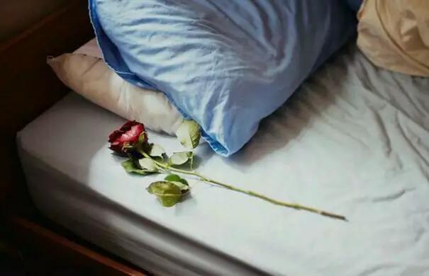 梦见去世的外公是托梦还是心理暗示？