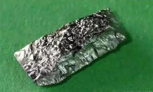 钪这种金属凭啥比黄金贵三倍？