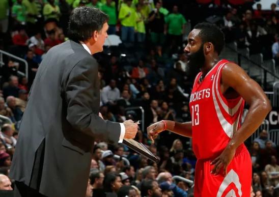 属蛇人2021年真的会犯太岁吗？