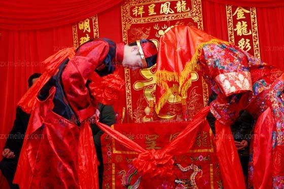 选结婚日子该信老黄历吗？