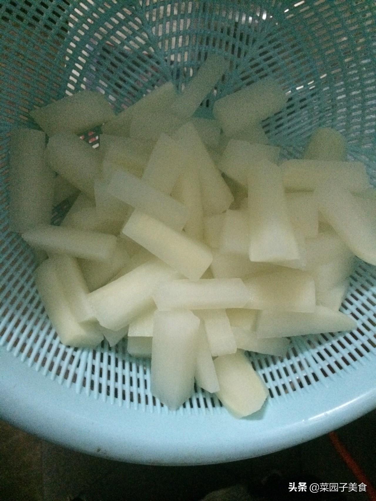 下雨天为什么你的伞总是漏水又翻面？