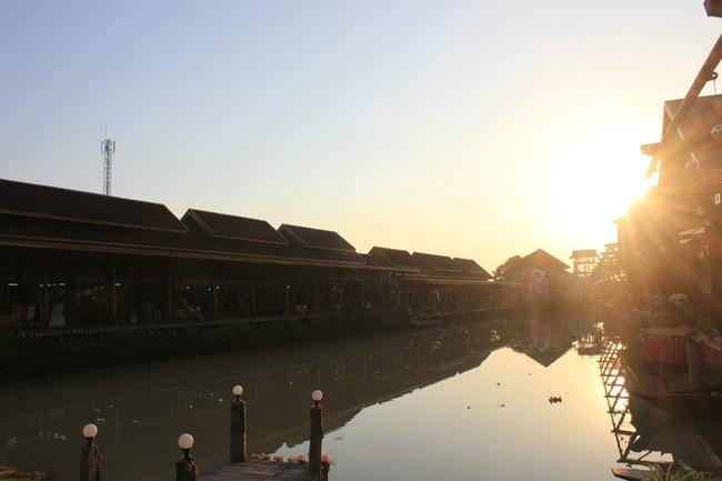 在泰国不会泰语怎么混华人圈？